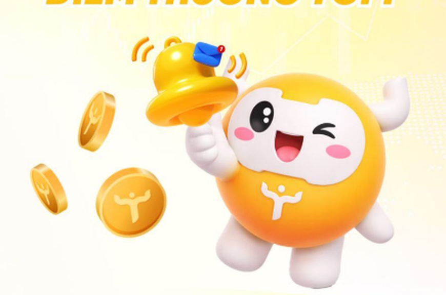 Mascot TOPI cầm chuông vàng